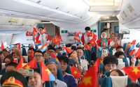 Chuyến bay tháng Tư mang theo niềm tự hào ngày đất nước thống nhất