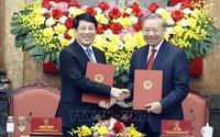 Bàn giao công tác giữa Tổng Bí thư, Chủ tịch nước Tô Lâm và nguyên Chủ tịch nước Lương Cường