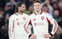Jamie Carragher chỉ ra điểm yếu của Liverpool sau thất bại nặng trước Aston Villa