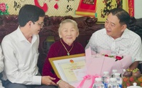 Lãnh đạo TP. Hồ Chí Minh thăm, chúc thọ người cao tuổi tiêu biểu tròn 90 tuổi