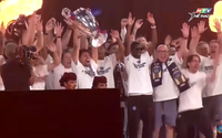 PSG đón mừng chiếc cúp Champions League lần thứ 2 liên tiếp