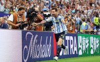 Messi lập kỷ lục World Cup, Argentina sớm giành vé vào vòng knock-out