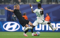 Haaland áp sát Messi và Mbappé, Na Uy chính thức đi tiếp