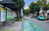 TP. Hồ Chí Minh: Xuất hiện hàng loạt dải sơn màu xanh lạ mắt trên đường phố
