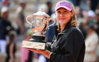 Mirra Andreeva lần đầu vô địch Roland Garros