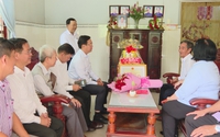 Lãnh đạo TP. Hồ Chí Minh thăm, chúc thọ người cao tuổi tiêu biểu nhân kỷ niệm 85 năm Ngày Người cao tuổi Việt Nam