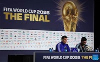 HLV Scaloni dành lời ngợi khen đặc biệt cho Luis de la Fuente trước chung kết World Cup