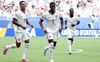 Saka lập cú hat-trick, Anh thắng Pháp trong trận cầu kịch tính có 10 bàn thắng