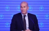 CĐV Pháp háo hức chào đón HLV Zinedine Zidane