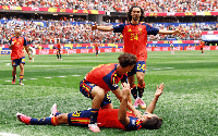 Tây Ban Nha thắng đậm Áo, lần đầu vượt vòng knock-out World Cup sau 16 năm