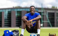 Chelsea chiêu mộ Danny Welbeck theo hợp đồng hai năm