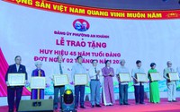 Phường An Khánh trao tặng Huy hiệu Đảng đợt 2/9