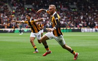 Hull City toàn thắng, bay cao tại Premier League