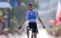 Demi Vollering thắng chặng 8, giành lại Áo Vàng Tour de France Femmes