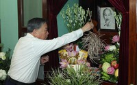 Tổng Bí thư, Chủ tịch nước Tô Lâm dâng hương tưởng nhớ Chủ tịch Hồ Chí Minh