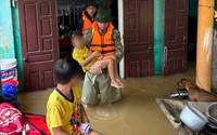 Hàng chục ngàn lượt chiến sĩ hỗ trợ người dân Thanh Hóa khắc phục hậu quả mưa lũ