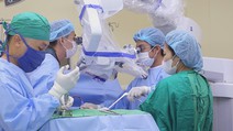 Ứng dụng công nghệ cao: Bệnh nhân 68 tuổi đi lại bình thường sau hai ngày phẫu thuật