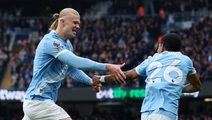 HLV Postecoglou sa thải, Haaland cứu rỗi Man City