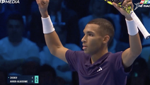 Felix Auger-Aliassime vào bán kết ATP Finals