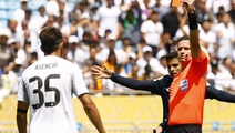 Real Madrid thắng trận đầu tiên ở FIFA Club World Cup với 10 cầu thủ trên sân