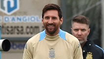 Messi chỉ thi đấu 1 trận tại Argentina, HLV Scaloni có quyết định bất ngờ