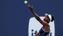Venus Williams tạo ra trận đấu 'già' nhất lịch sử quần vợt nữ