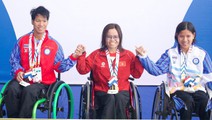 Cô gái bại liệt lần thứ 2 phá kỷ lục môn bơi ở Para Games 13