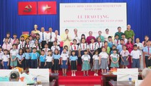 Xã Tân An Hội trao học bổng khuyến tài cho học sinh có hoàn cảnh khó khăn