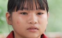 Mẹ bỏ đi, cha qua đời, chị em Yến Trang sống nhờ nội già yếu