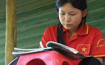 Mái ấm gia đình Việt: Cô bé nhiều năm ngủ dưới đất vì thương mẹ