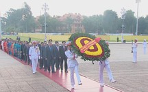 Lãnh đạo Đảng, Nhà nước và các đại biểu Quốc hội viếng lăng Chủ tịch Hồ Chí Minh