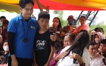 Chuyện người bà gãy tay, bệnh tim tần tảo nuôi cháu - Mái ấm gia đình Việt