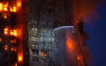 Thương vong tăng trong vụ cháy chung cư ở Hong Kong (Trung Quốc)