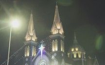 Không khí Giáng sinh rộn ràng tại khu vực Nhà thờ Phú Cường