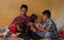 Chuyện em Minh Tú: Mẹ mất, hai em tăng động - Mái ấm gia đình Việt