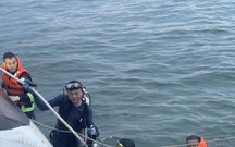 Giông lốc bất ngờ, tàu du lịch trên vịnh Hạ Long bị lật khiến 3 nạn nhân tử vong, 40 người mất tích