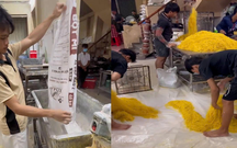 Công an TP. Hồ Chí Minh đột kích cơ sở 10 năm sản xuất hàng trăm tấn mì trộn chất cấm