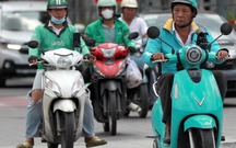 TP. Hồ Chí Minh thống nhất chủ trương lắp tủ đổi pin xe máy điện trên vỉa hè