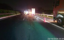 Tai nạn xe tải và xe đầu kéo trên cao tốc TP. Hồ Chí Minh - Long Thành khiến phụ xe tử vong