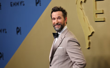 Ở tuổi 55, Noah Wyle được chọn là người đàn ông quyến rũ nhất thế giới