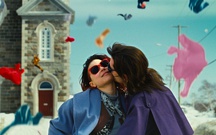 “Laurence Anyways”: Hành trình tìm lại chính mình giữa những khung hình rực rỡ của Xavier Dolan