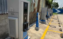 TP. Hồ Chí Minh: Công an 'truy nóng' bắt nhóm nghiện rượu trộm tài sản tại trạm sạc xe điện