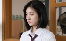Tân binh Jo Seung-hee gây sốt với tạo hình nữ sinh