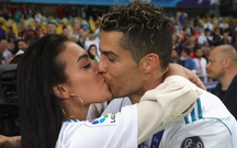 Cristiano Ronaldo kết hôn với Georgina Rodríguez sau gần 10 năm bên nhau