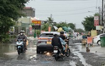 Người dân mong sớm cải thiện hạ tầng đường Trịnh Hoài Đức, phường Tân Hiệp