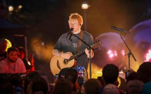 Ed Sheeran gặp khó khăn trong tour diễn khi nhiều nghệ sĩ đồng hành rút lui