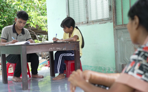 Anh em Raglai vừa học vừa làm chăm mẹ ung thư | Mái ấm gia đình Việt