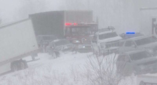 Mỹ: Bão tuyết gây tai nạn liên hoàn hơn 100 xe ở Michigan