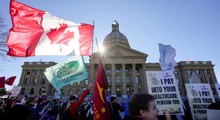 Tỉnh bang Alberta chọn ở lại Canada