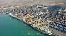 Mỹ phong tỏa cảng Iran và rà phá thủy lôi tại eo biển Hormuz như thế nào?